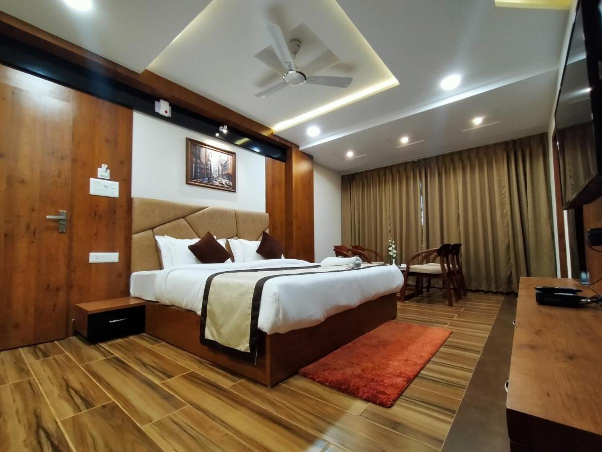 Hotel Royal City Siliguri Exterior photo