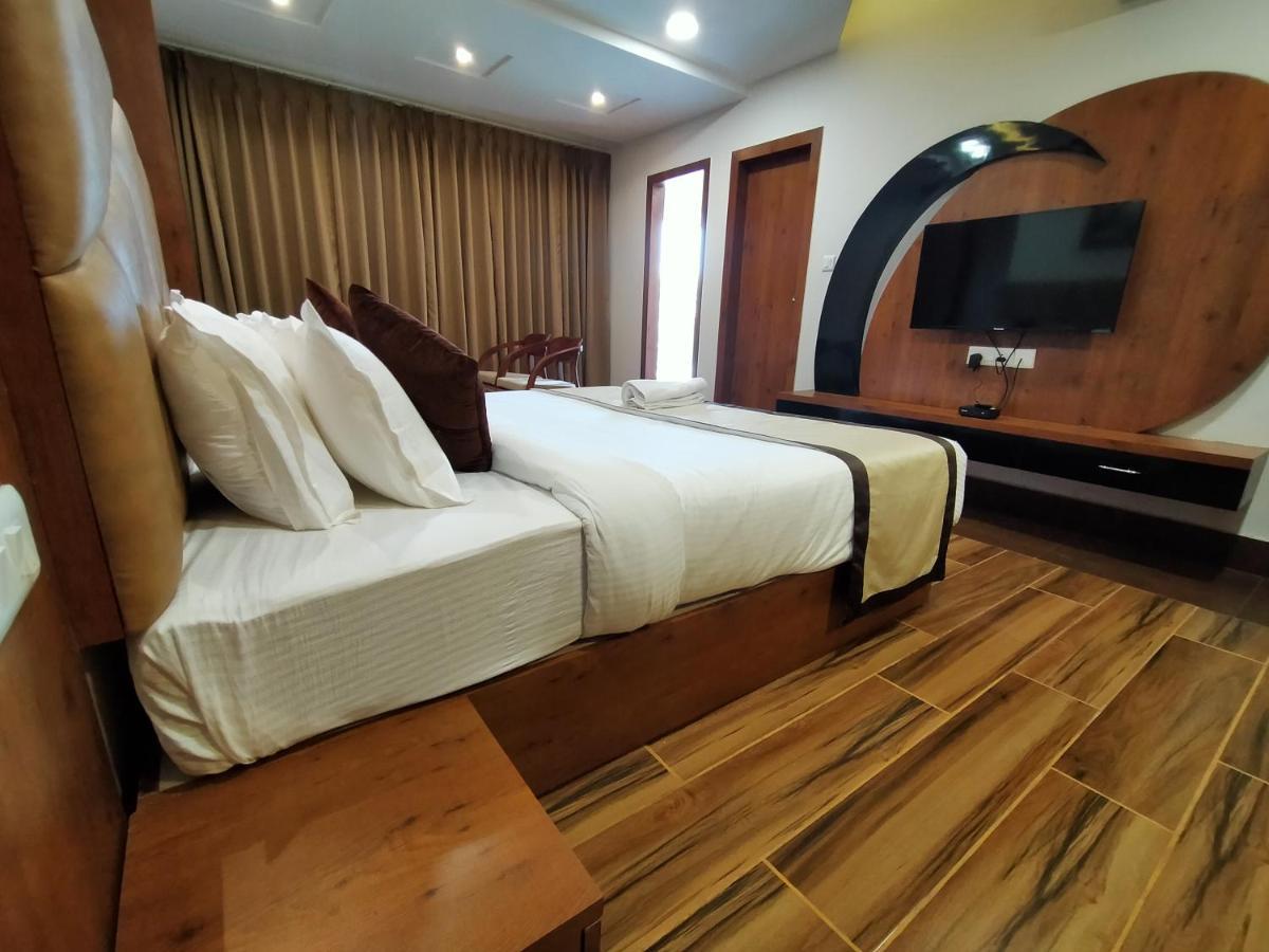 Hotel Royal City Siliguri Exterior photo