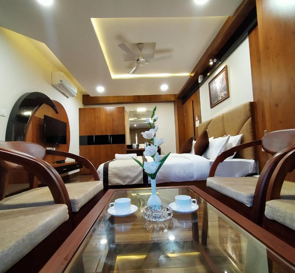 Hotel Royal City Siliguri Exterior photo