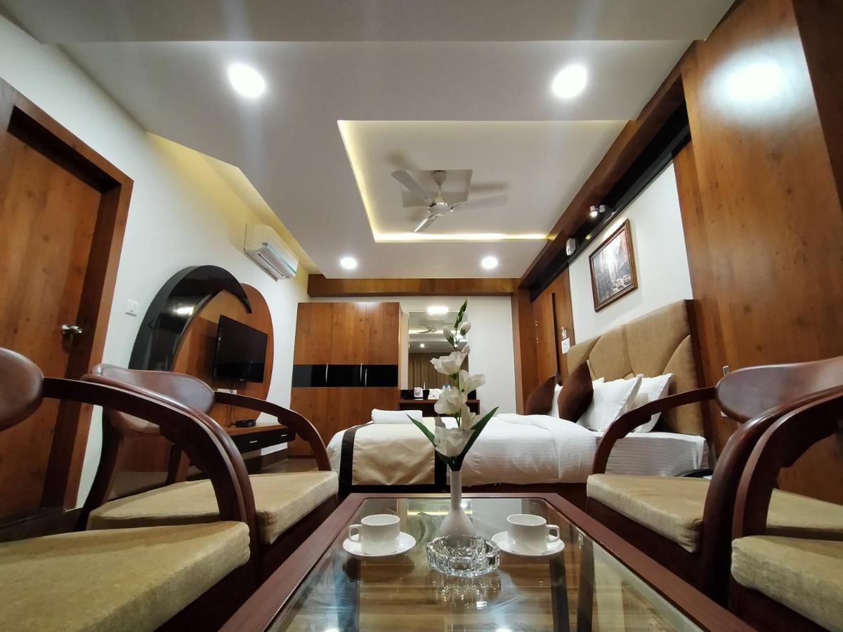 Hotel Royal City Siliguri Exterior photo
